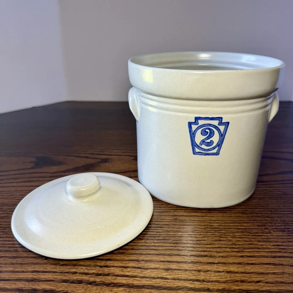 VTG Pfaltzgraff Yorktown Keystone Blue #2 Canister Crock Storage Jar Excellent